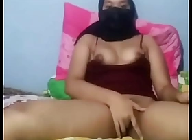 Hijab Hitam turn toket colmek santuy bokepvin xxx video  porn video