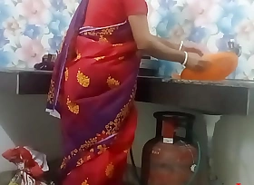 Desi Bengali desi Village India Bhabi Dapur Sex In Red Saree ( Official Video Oleh Localsex31)