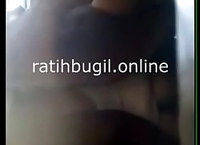 NGEWE JILBOOBS DI RUMAH KOSONG ( Sprightly VIDEO : xxx free ratihbugil online porn /2022/09/ngewe-jilboobs-di-rumah-kosong.html )