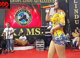 Indonesian crestfallen dance - pretty sintya riske lewd dance on stage
