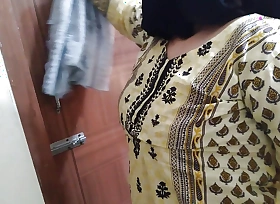 (Punjabi Aunty Ki Jabardast Chudai Apni Beta) Indian hot aunty fucked by her Stepson while cleaner house - Libellous Sex