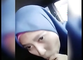 Bokep Hijab Nyepong di Mobil - porn blear xxx pornsexjilbab