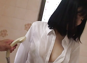 Japanese stepsister Kaede Kyomoto had sexual intercourse in the bathroom.