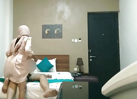 Fucking Indonesian Bush-leaguer hijab comprehensive in hotel