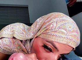 Hijabi Aaliyah shows off her lingerie and gets a massive facial
