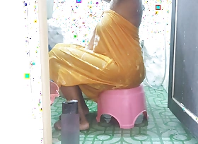 INDIAN TAMIL Obese ASS GIRL BATHING With an increment of QUICK SEX WITH NEIGHBOUR SURPRISINGLY DESI GIRL