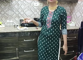 Indian Punjabi Ma putt new Desi chudai full gaaliyan Punjabi full HD Desi sardarni stepmom fucked with big cock bund Mari relative to Kitchen Punjabi audio