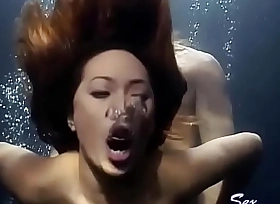 Man Makes Love to Bamboo Underwater In A Bubble Shower