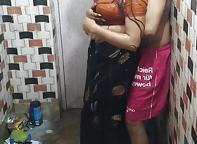 Bhabi ko bathroom me pela devar ne, far-out bhabi sex video