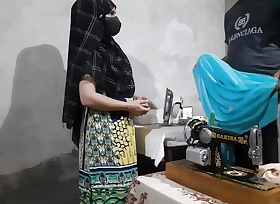 Beautiful Muslim Girl Gets Ass Fucked By Tailor, indian darji ne gaand mari