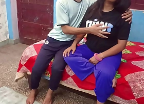 Nokar ki salary na deni pade isliye malkin ne fuking kar li. Chunky boobs indian video Hindi chudai