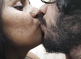 Vaishnavy seduce Sharun Raj and rendition hot kiss romance in saree, Mallu couple seduce and hot kiss romance , Malayali seduce kiss