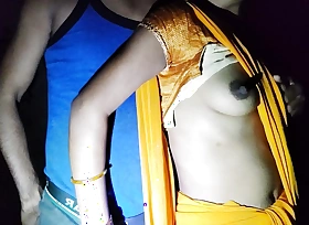 Hot Indian kamwali bai romance in yellow saree