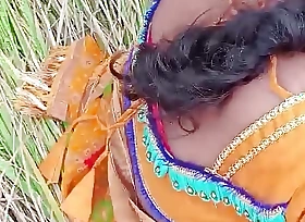 Dhan ki khet me chudai kiya desi bhabhi ko