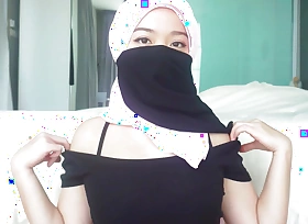 Laila's Storytime : Gamble 1 - Secrets Beneath the Hijab.