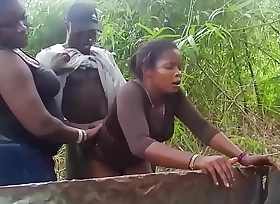 Two Make a mistake StepSisterz  caught Fucking The Unknown Hausa Man Bestial A Stranger In The Community