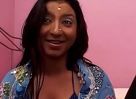 Indian bhabhi Karadi is doing her first adult movie to support her family